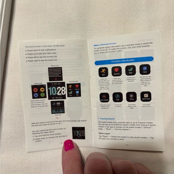 Sleek Black Smartwatch with Digital Display - Picture 7 of 9